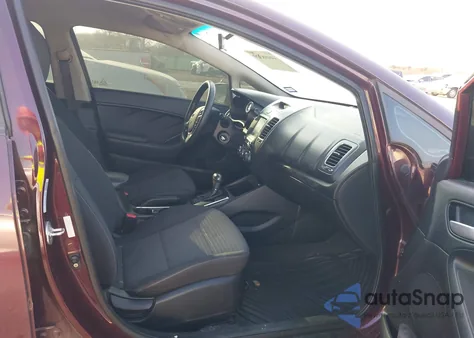 2018 Kia Forte Lx z USA, uszkodzony, nr VIN 3KPFL4A75JE170688